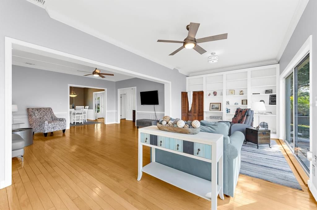 For Sale: $399,000 (3 beds, 2 baths, 1974 Square Feet)