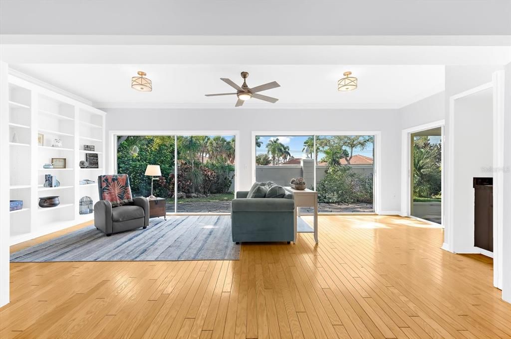 For Sale: $399,000 (3 beds, 2 baths, 1974 Square Feet)