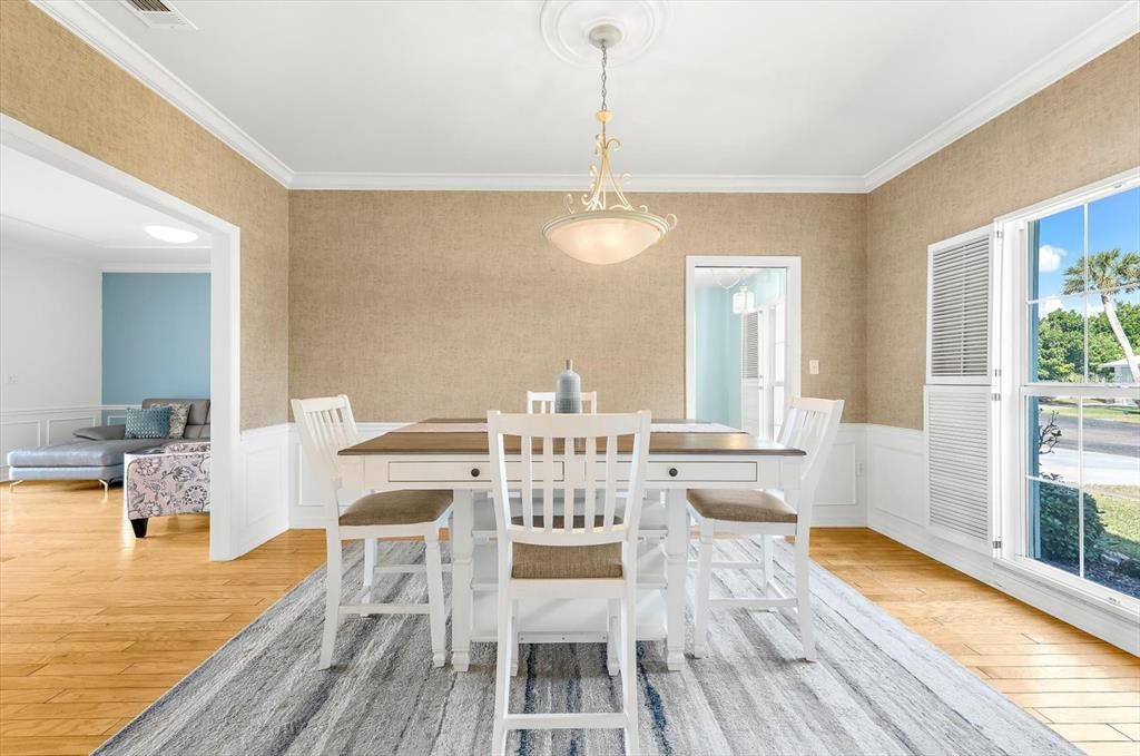 For Sale: $399,000 (3 beds, 2 baths, 1974 Square Feet)