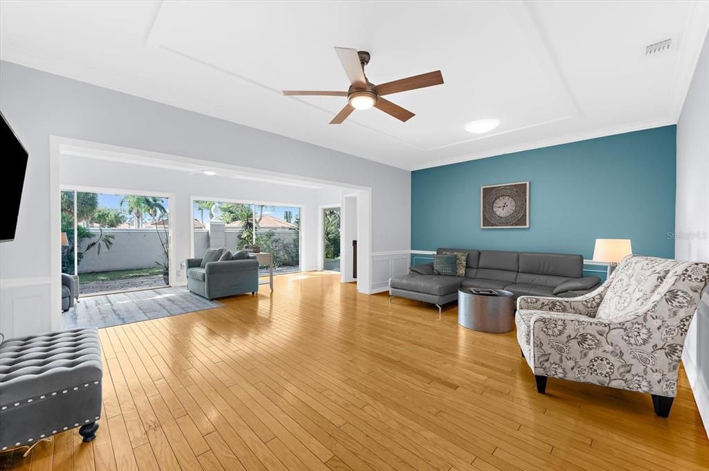 For Sale: $399,000 (3 beds, 2 baths, 1974 Square Feet)