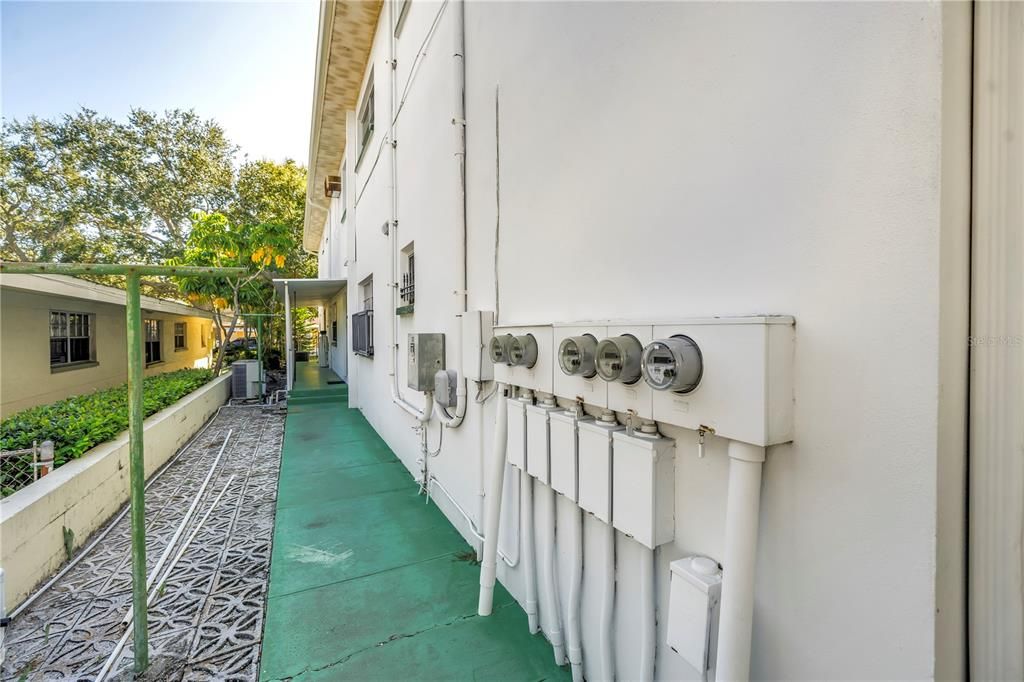 待售: $1,395,000 (8 贝兹, 0 浴室, 6075 平方英尺)