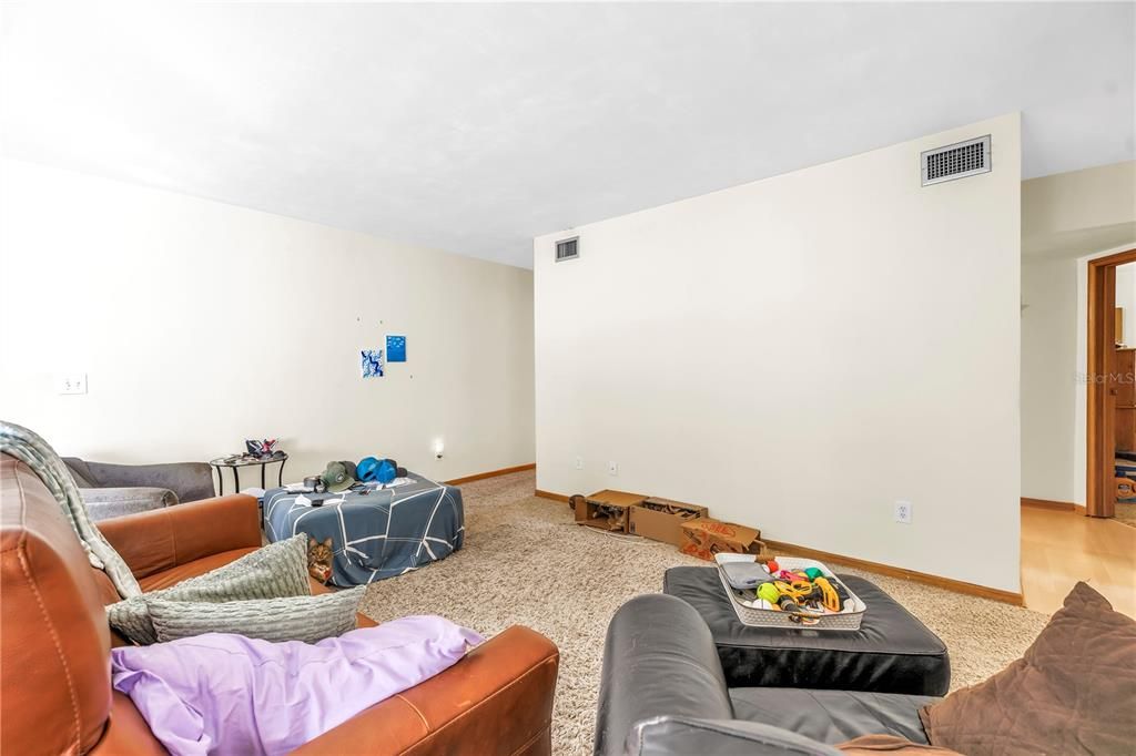 待售: $1,395,000 (8 贝兹, 0 浴室, 6075 平方英尺)