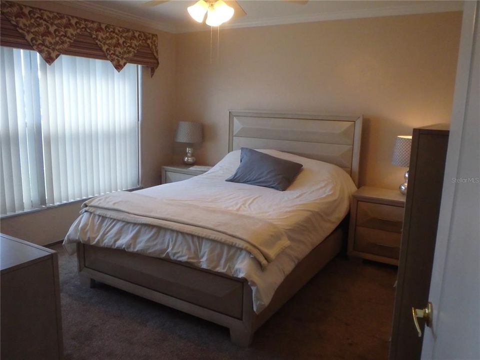 待售: $185,000 (2 贝兹, 2 浴室, 1150 平方英尺)