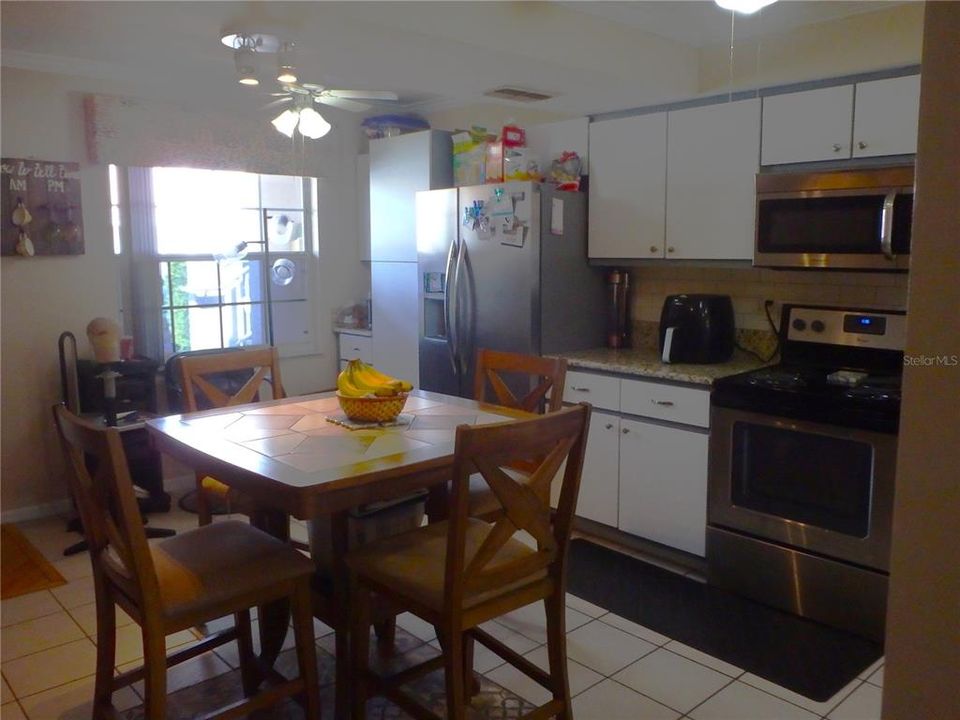 待售: $185,000 (2 贝兹, 2 浴室, 1150 平方英尺)