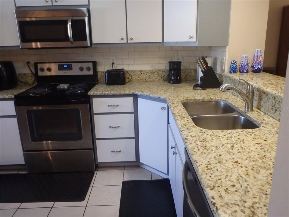 待售: $185,000 (2 贝兹, 2 浴室, 1150 平方英尺)