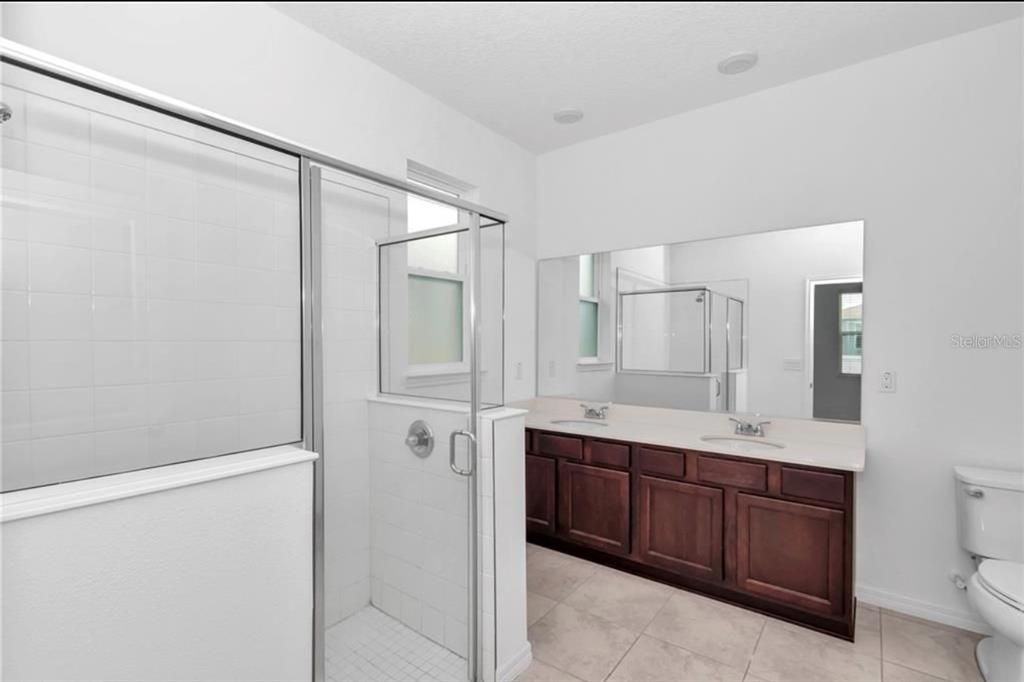 For Rent: $2,200 (3 beds, 2 baths, 1856 Square Feet)