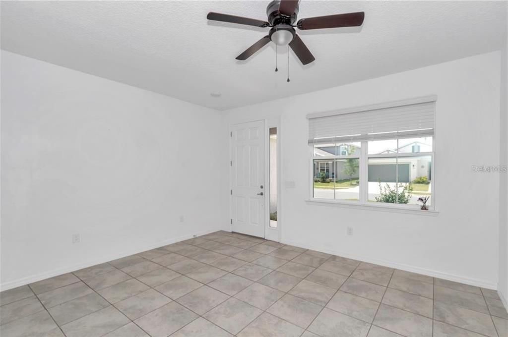 For Rent: $2,200 (3 beds, 2 baths, 1856 Square Feet)