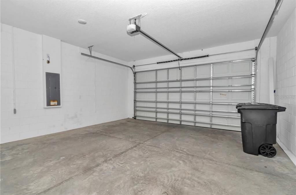 For Rent: $2,200 (3 beds, 2 baths, 1856 Square Feet)