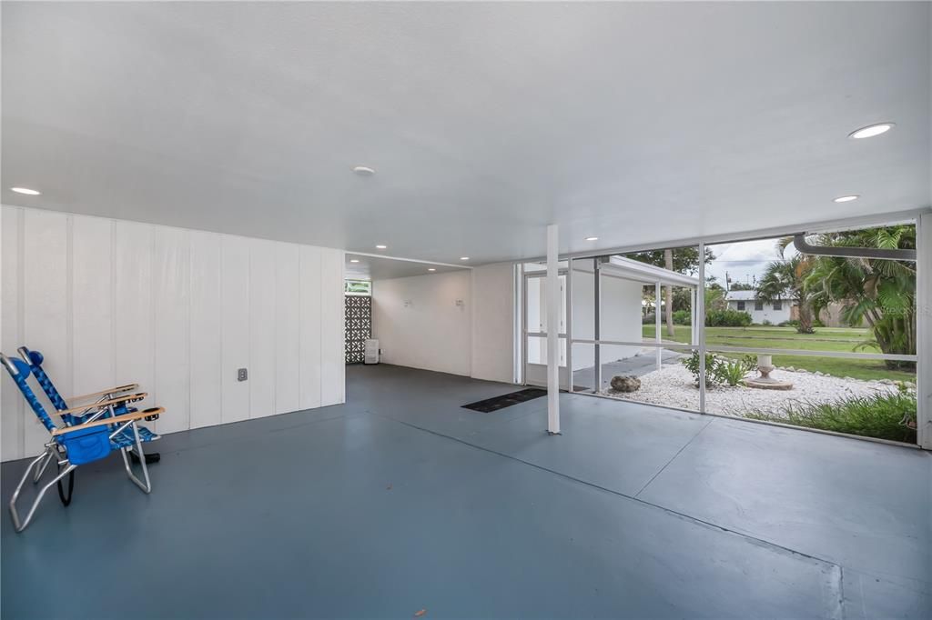 Active With Contract: $550,000 (3 beds, 2 baths, 1354 Square Feet)