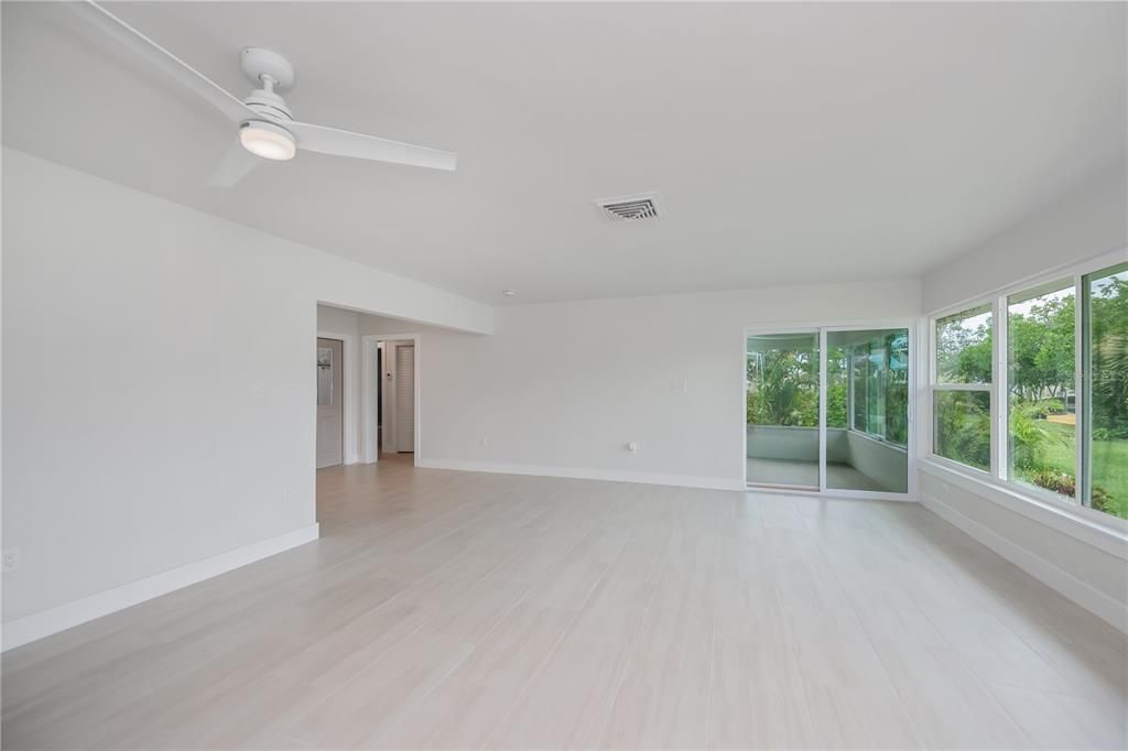 Active With Contract: $550,000 (3 beds, 2 baths, 1354 Square Feet)