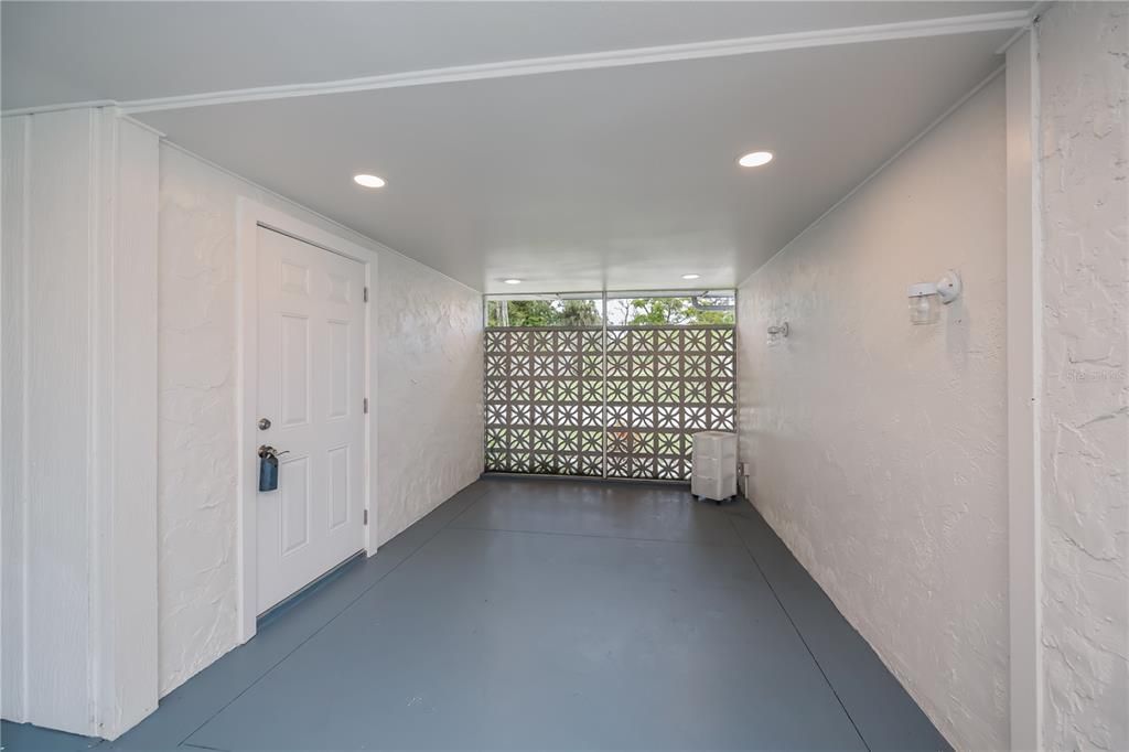 Active With Contract: $550,000 (3 beds, 2 baths, 1354 Square Feet)