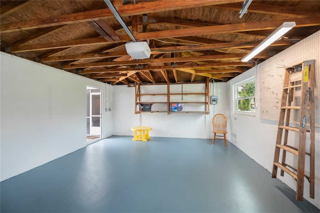 Active With Contract: $550,000 (3 beds, 2 baths, 1354 Square Feet)