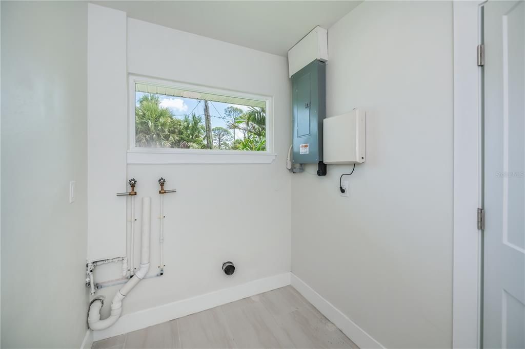 Active With Contract: $550,000 (3 beds, 2 baths, 1354 Square Feet)