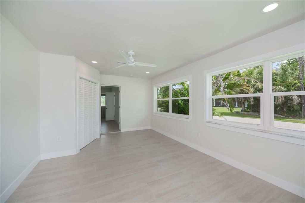 Active With Contract: $550,000 (3 beds, 2 baths, 1354 Square Feet)