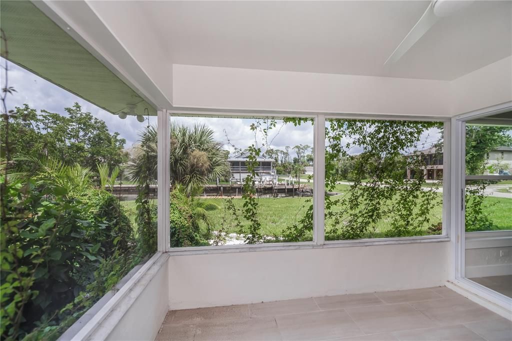 Active With Contract: $550,000 (3 beds, 2 baths, 1354 Square Feet)