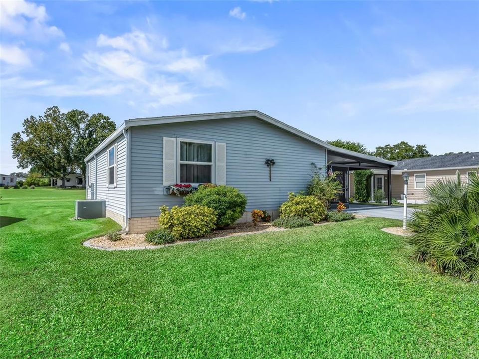 For Sale: $211,000 (2 beds, 1 baths, 936 Square Feet)