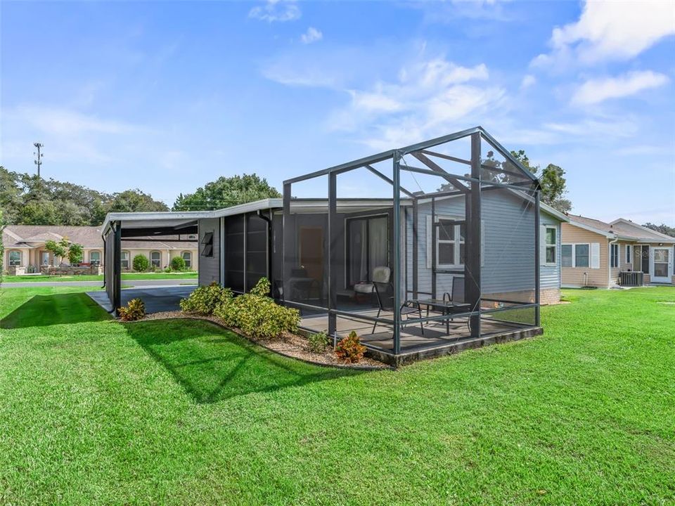 For Sale: $211,000 (2 beds, 1 baths, 936 Square Feet)