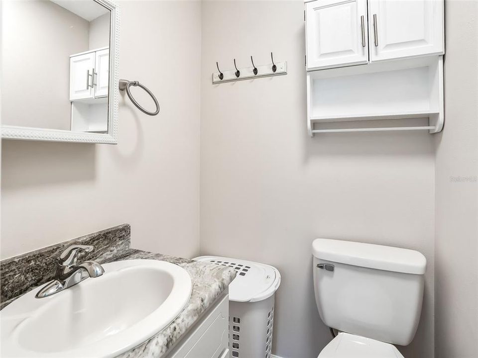 For Sale: $211,000 (2 beds, 1 baths, 936 Square Feet)