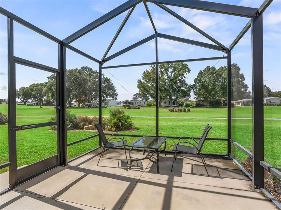 For Sale: $211,000 (2 beds, 1 baths, 936 Square Feet)