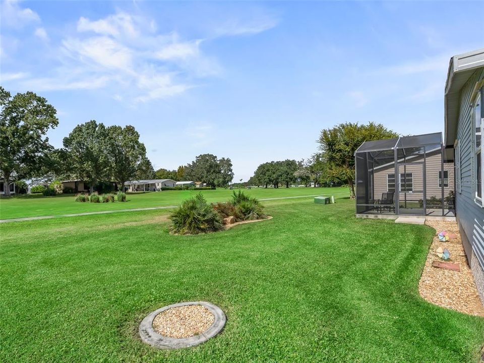 For Sale: $211,000 (2 beds, 1 baths, 936 Square Feet)