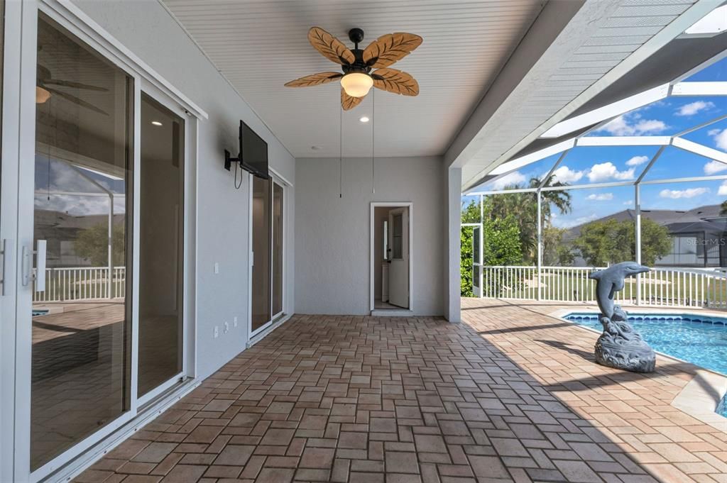 For Sale: $775,000 (3 beds, 3 baths, 2448 Square Feet)