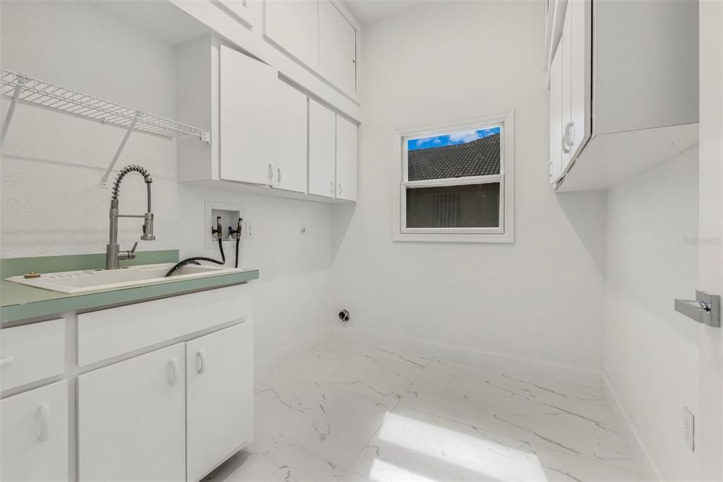 For Sale: $775,000 (3 beds, 3 baths, 2448 Square Feet)