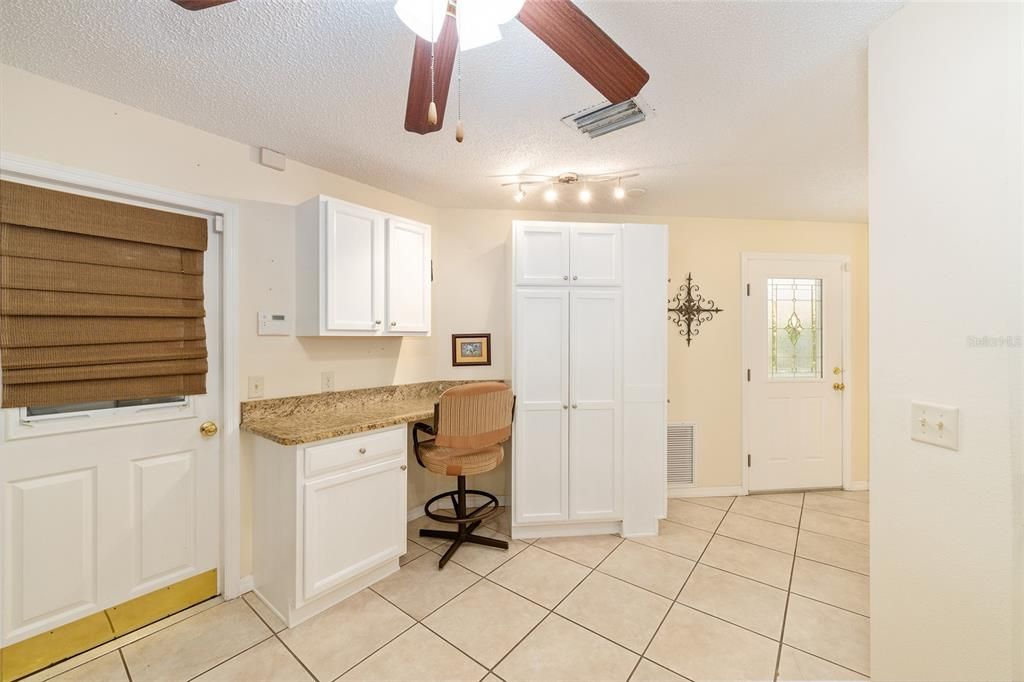For Sale: $319,000 (2 beds, 2 baths, 1322 Square Feet)