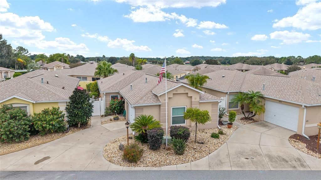 For Sale: $319,000 (2 beds, 2 baths, 1322 Square Feet)