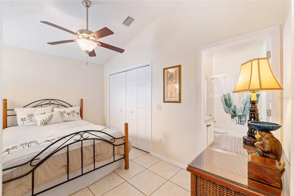 For Sale: $319,000 (2 beds, 2 baths, 1322 Square Feet)