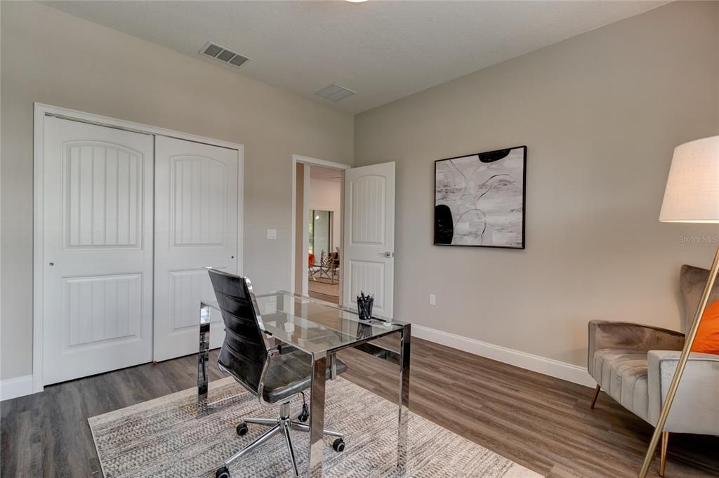 For Sale: $359,900 (3 beds, 2 baths, 1555 Square Feet)