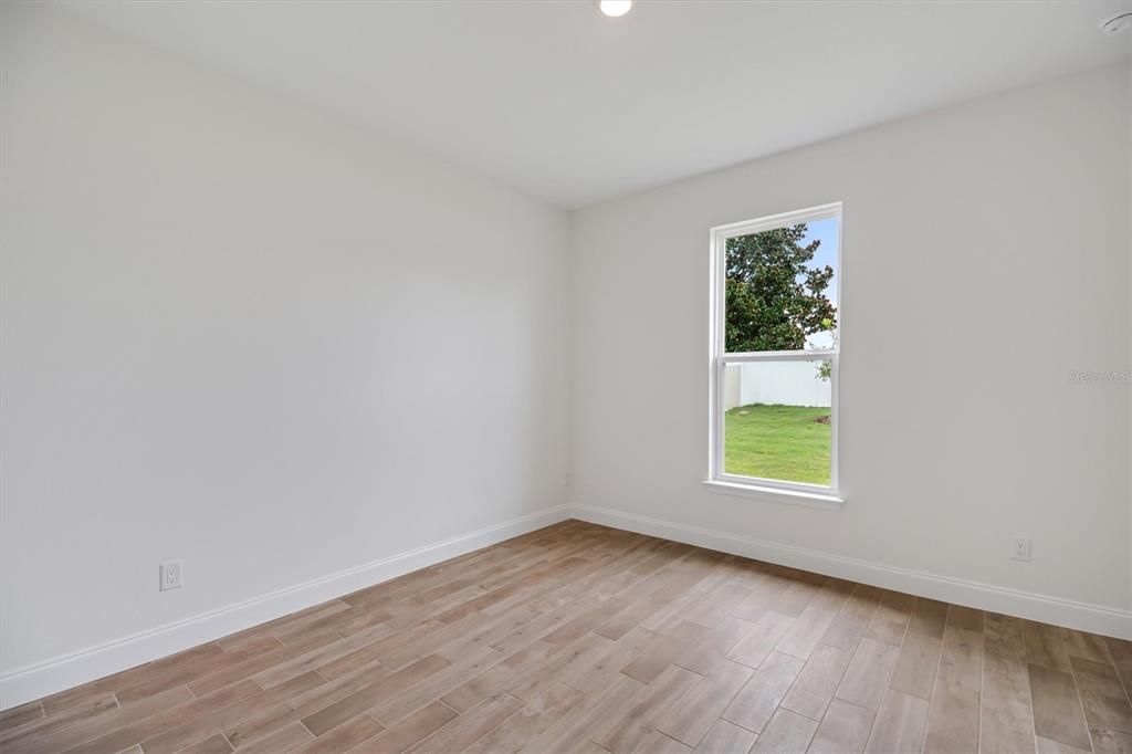 For Sale: $359,900 (3 beds, 2 baths, 1555 Square Feet)