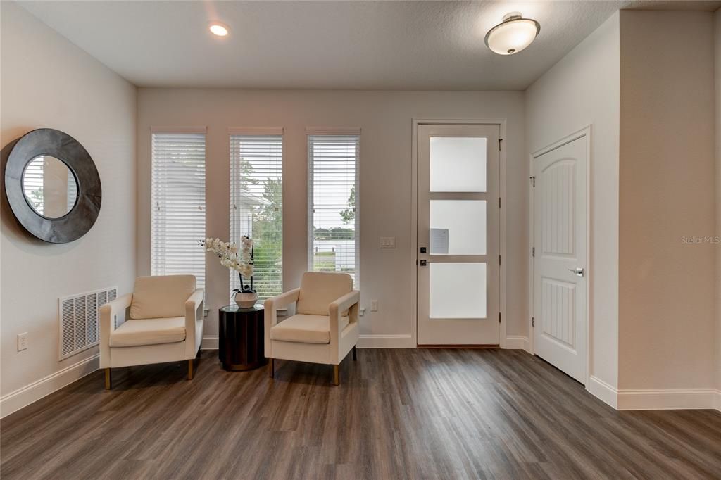 For Sale: $359,900 (3 beds, 2 baths, 1555 Square Feet)