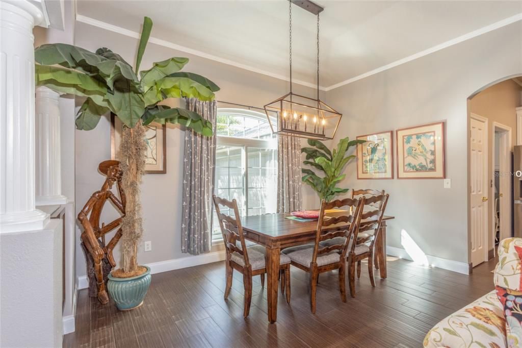 Activo con contrato: $360,000 (3 camas, 3 baños, 2138 Pies cuadrados)