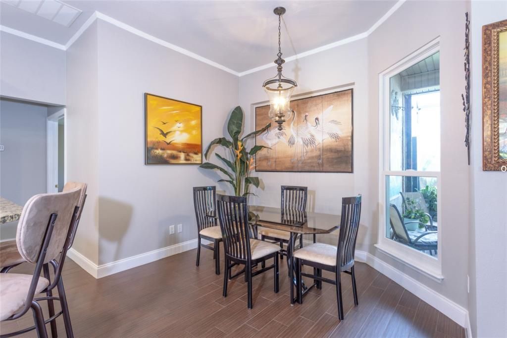 Activo con contrato: $360,000 (3 camas, 3 baños, 2138 Pies cuadrados)