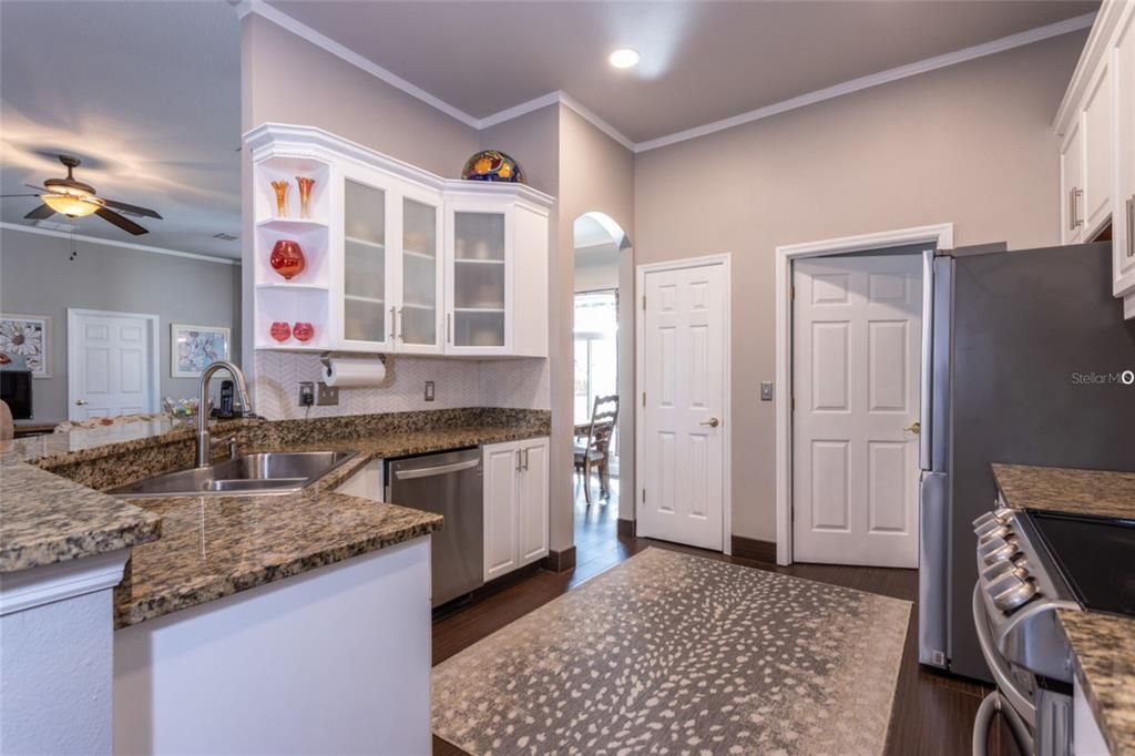 Activo con contrato: $360,000 (3 camas, 3 baños, 2138 Pies cuadrados)