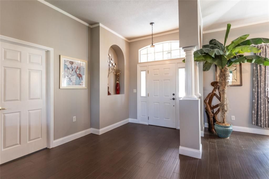 Activo con contrato: $360,000 (3 camas, 3 baños, 2138 Pies cuadrados)