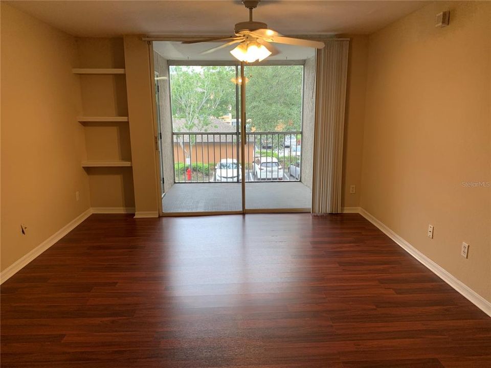 For Rent: $1,600 (2 beds, 2 baths, 1003 Square Feet)