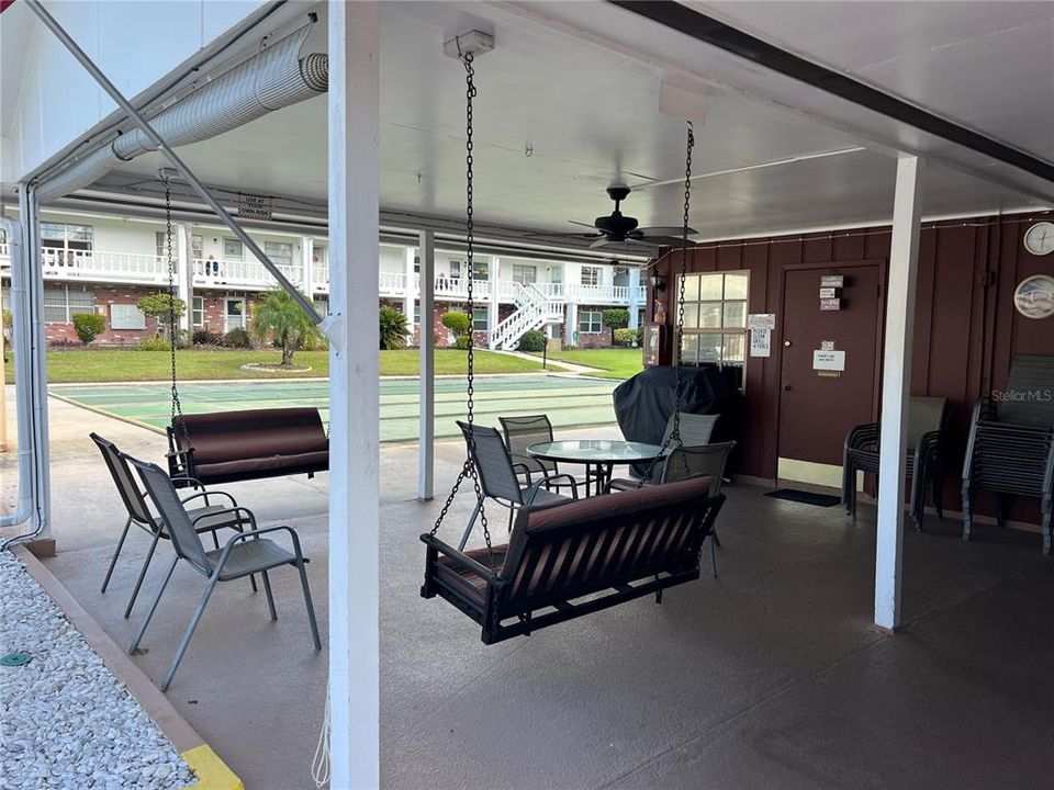 For Sale: $125,000 (2 beds, 2 baths, 1104 Square Feet)