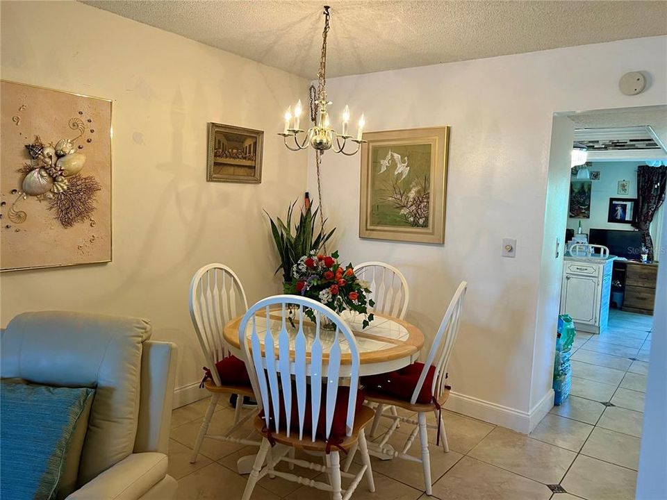 For Sale: $125,000 (2 beds, 2 baths, 1104 Square Feet)