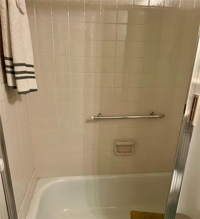 For Sale: $125,000 (2 beds, 2 baths, 1104 Square Feet)