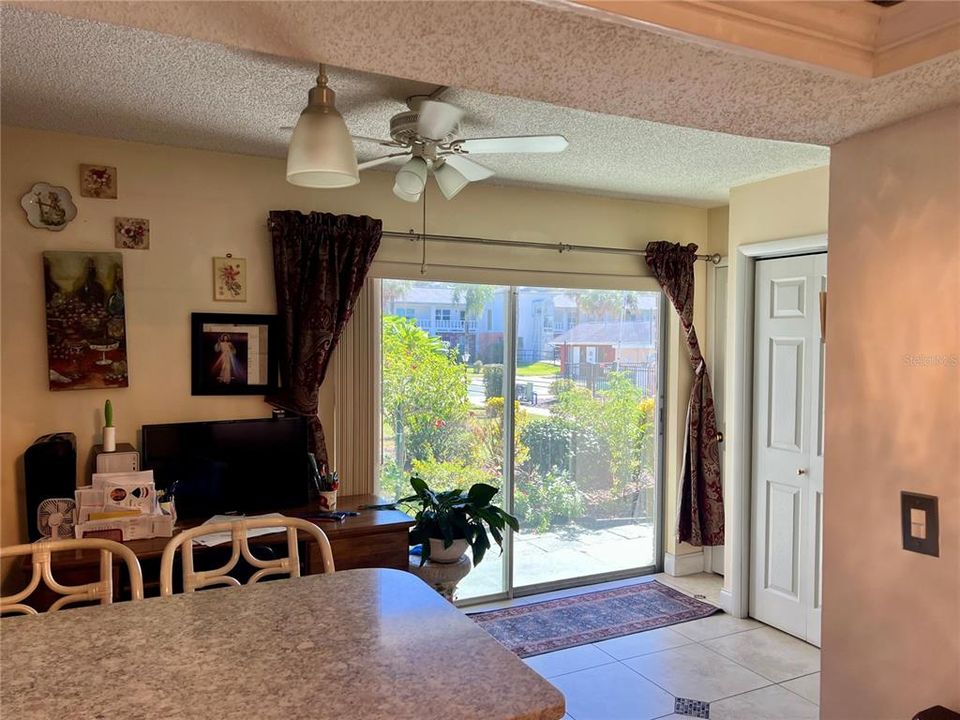 For Sale: $125,000 (2 beds, 2 baths, 1104 Square Feet)