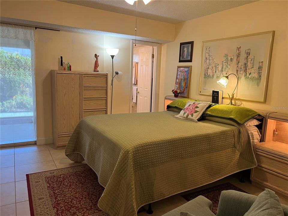 For Sale: $125,000 (2 beds, 2 baths, 1104 Square Feet)