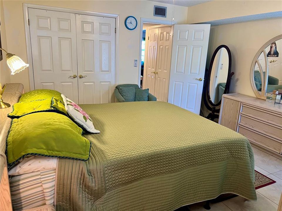 For Sale: $125,000 (2 beds, 2 baths, 1104 Square Feet)