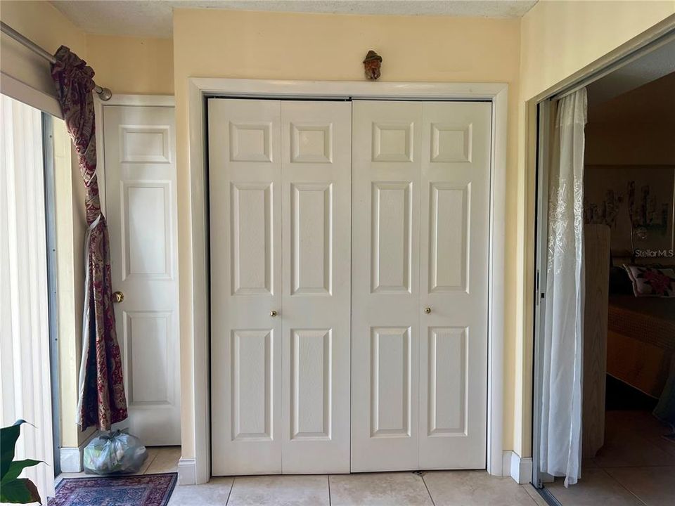 For Sale: $125,000 (2 beds, 2 baths, 1104 Square Feet)