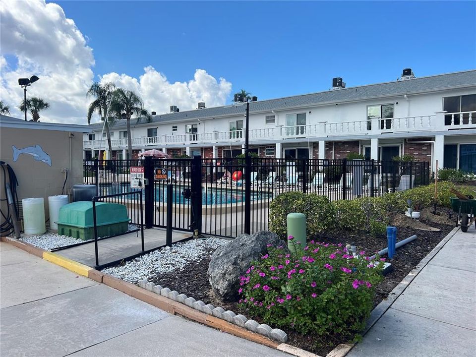 For Sale: $125,000 (2 beds, 2 baths, 1104 Square Feet)