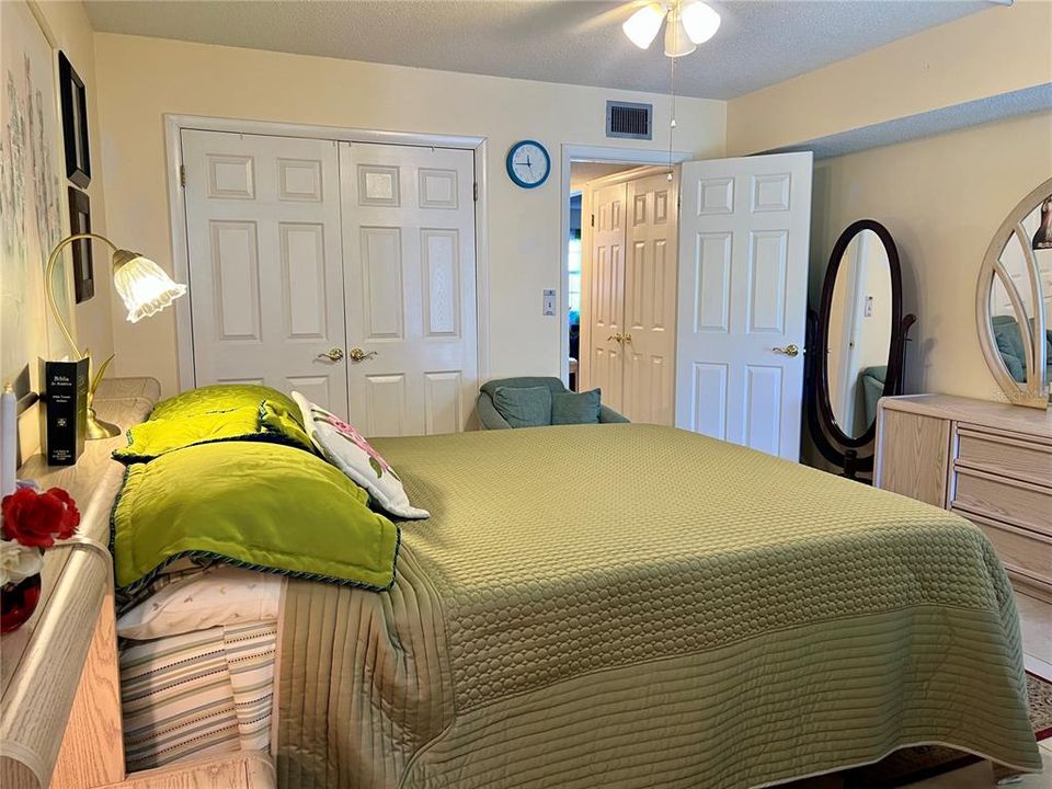 For Sale: $125,000 (2 beds, 2 baths, 1104 Square Feet)