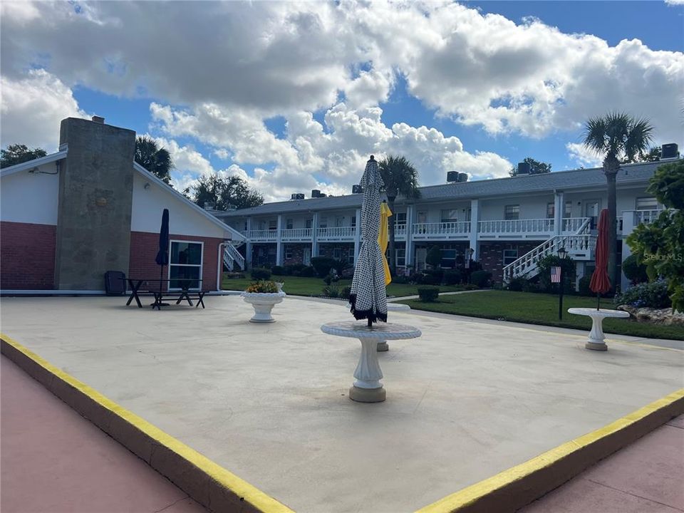 For Sale: $125,000 (2 beds, 2 baths, 1104 Square Feet)