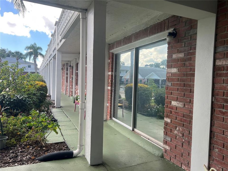 For Sale: $125,000 (2 beds, 2 baths, 1104 Square Feet)