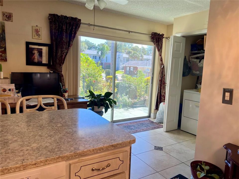 For Sale: $125,000 (2 beds, 2 baths, 1104 Square Feet)