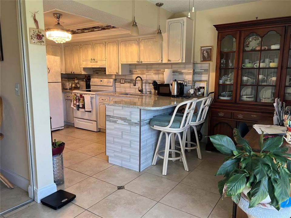 For Sale: $125,000 (2 beds, 2 baths, 1104 Square Feet)